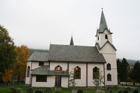 Fil:Torpo kyrkje Fasade 4.jpg