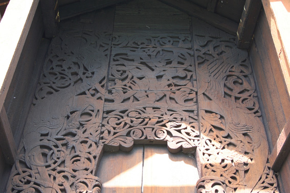 Fil:Torpo stavkyrkje Side inngang 3.jpg