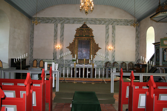 Fil:Torsnes kirke Koret.jpg