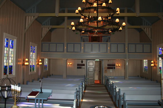 Fil:Tunhovd kirke Kirkerommet bakre.jpg