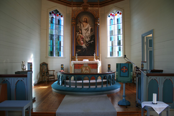 Fil:Tveit kirke, Askøy Alterparti 1.jpg