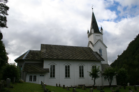 Fil:Tveit kirke, Askøy Fasade 5.jpg