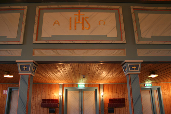 Fil:Tveit kirke, Askøy Parti u.galleri.jpg