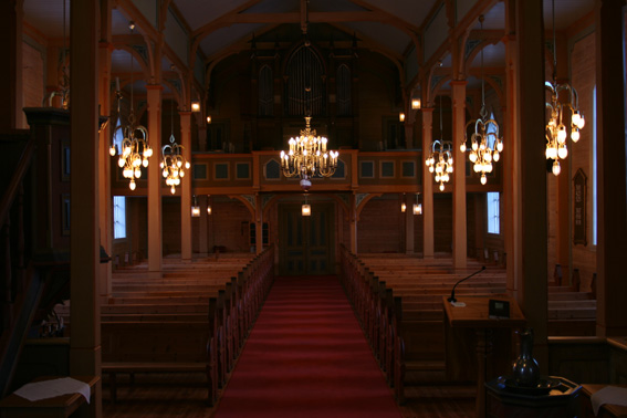 Fil:Tysnes kyrkje Kirkerom bakre.jpg