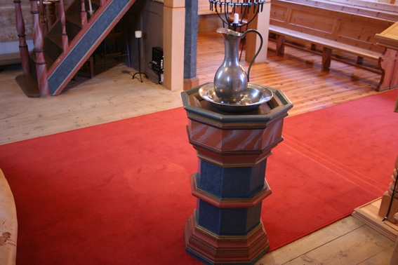 Fil:Tysnes kyrkje døpefont 1.jpg