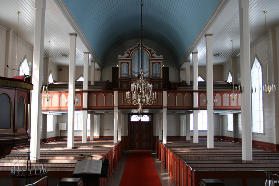 Fil:Uggdal kyrkje kirkerom bakre.jpg