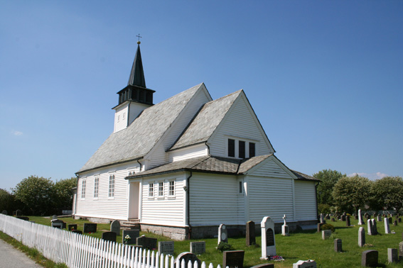 Fil:Uskedalen kyrkje Fasade 2.jpg