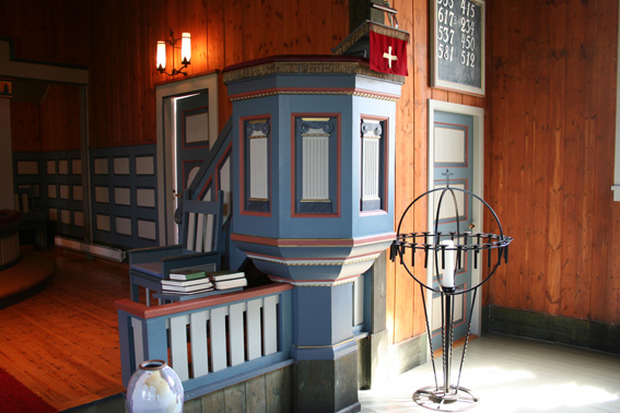 Fil:Uskedalen kyrkje Prekestol 2.jpg