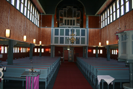 Fil:Uvdal kirke Kirkerommet bakre.jpg