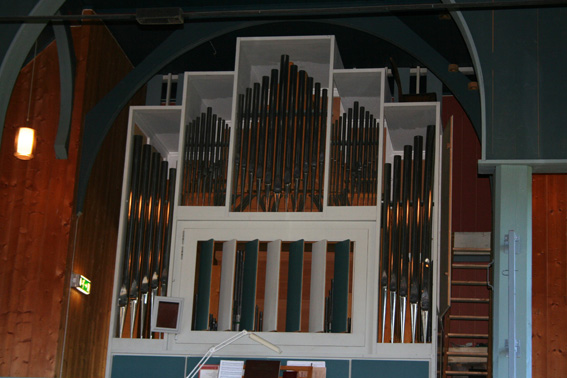 Fil:Uvdal kirke Orgelet 1.jpg