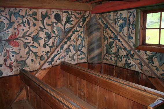 Fil:Uvdal stavkirke Galleri 7.jpg