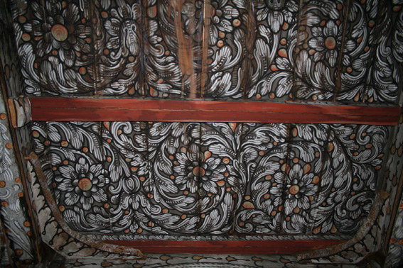 Fil:Uvdal stavkirke Himling over kor 2.jpg