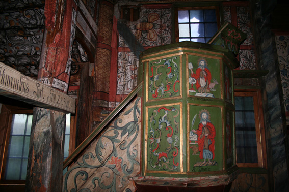 Fil:Uvdal stavkirke Prekestol 1.jpg