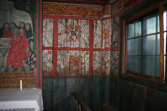 Fil:Uvdal stavkirke Vegg maleri kor 3.jpg