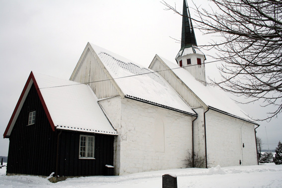 Fil:Våler kirke, Østfold Fasade 4.jpg