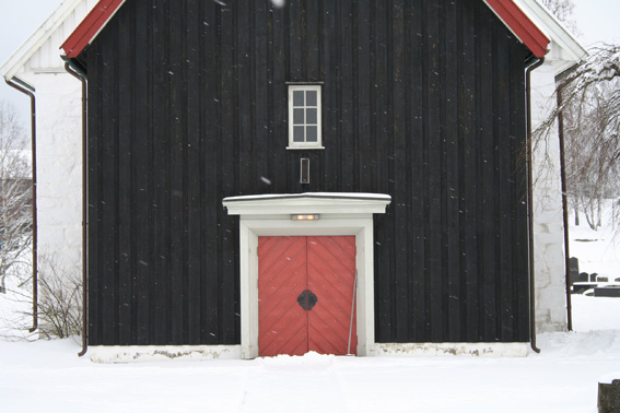 Fil:Våler kirke, Østfold Hovedinngang.jpg