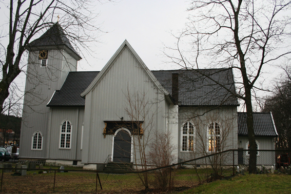 Fil:Vår Frelsers kirke, Drøbak Fasade 2.jpg