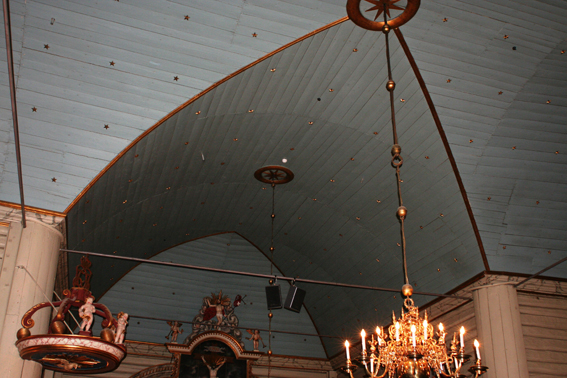 Fil:Vår Frelsers kirke, Drøbak Koråpningen.jpg