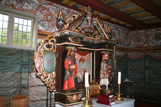 Fil:Vatnås kirke altertavle 1.jpg