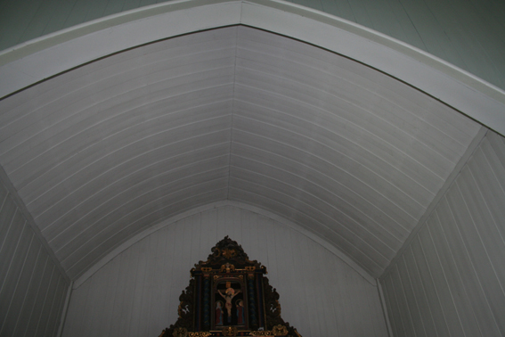 Fil:Veggli kirke Himling over kor.jpg