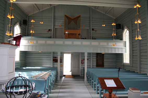 Fil:Veggli kirke Kirkerommet bakre.jpg