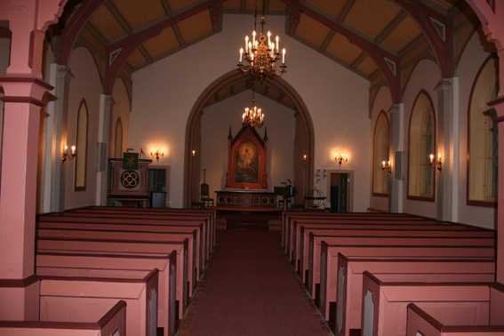 Fil:Veme kirke Kirkerommet fremre.jpg