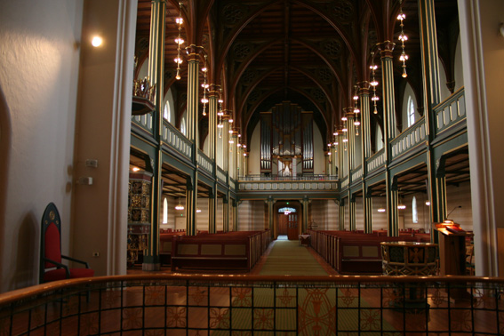 Fil:Vestre fredrikstad kirke Kirkerommet bakre.jpg