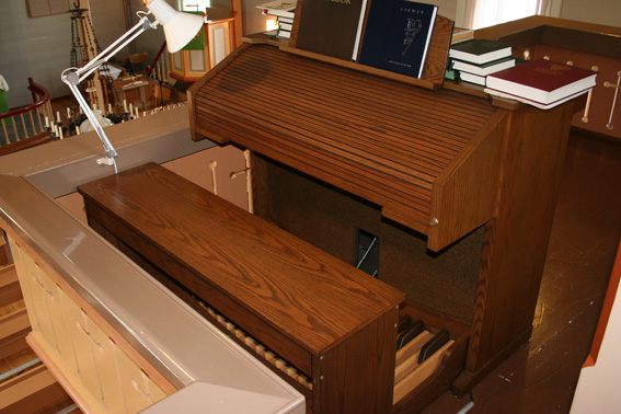 Fil:Vike kyrkje, Lindås Orgel.jpg