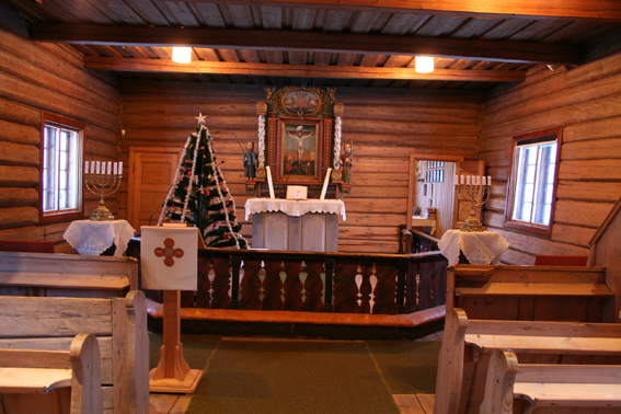 Fil:Viker kirke Koret.jpg