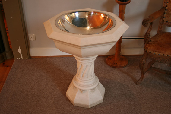 Fil:Ytre arna kirke Døpefont 1.jpg