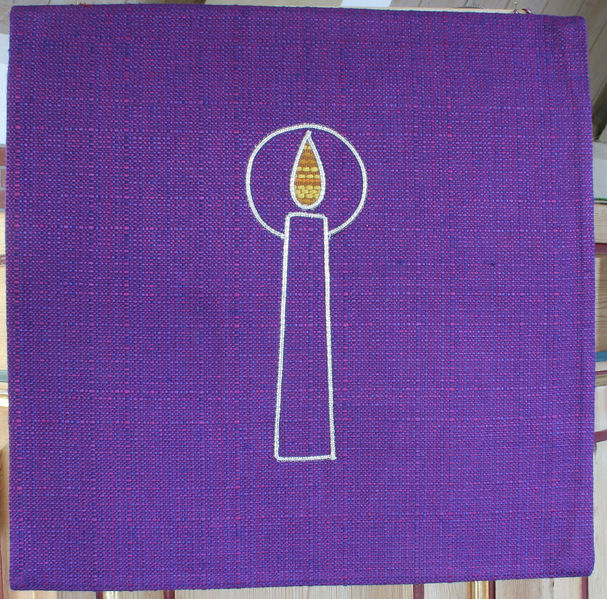 Fil:Ålvik, preikestolklede e, AMH 2007.jpg