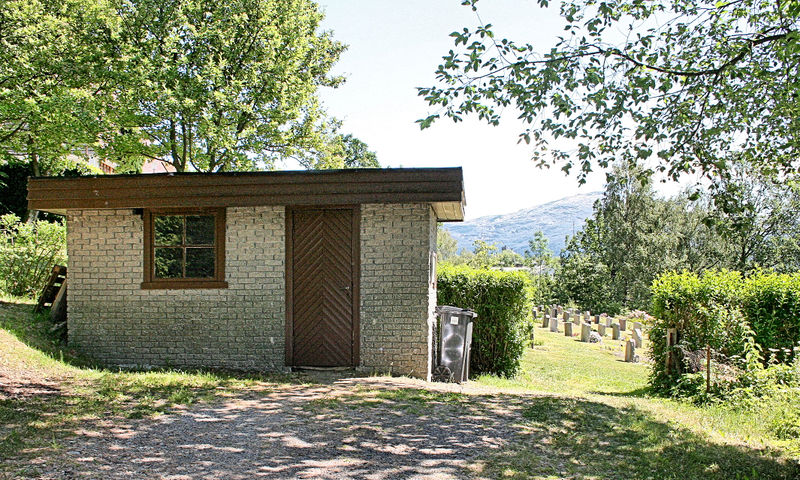 Fil:Ålvik, reiskapshus, vestfasade, AMH 2007.jpg