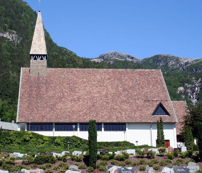 Fil:Ålvik, sørfasade, AMH 2007.jpg