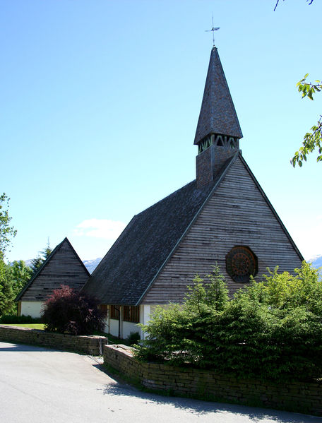 Fil:Ålvik, vestfasade, AMH 2007.jpg