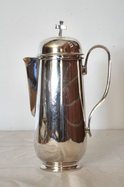 Fil:Ålvik, vinkanne, AMH 2007.jpg