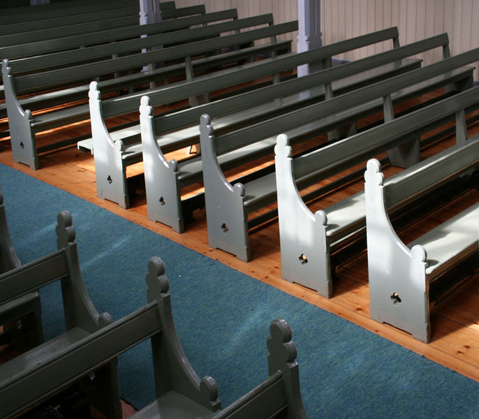 Fil:Årdal kyrkje, benker, AMH 2009.jpg