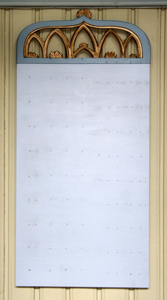 Fil:Årdal kyrkje, nummertavle, AMH 2009.jpg