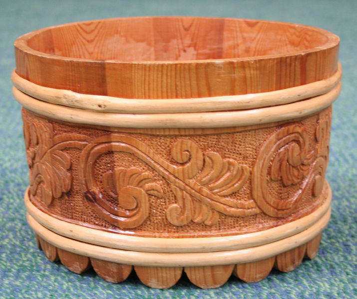 Fil:Årdal kyrkje, offerskål, AMH 2009.jpg