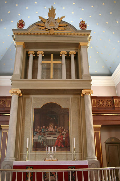 Fil:Østre fredrikstad kirke Alterbildet.jpg