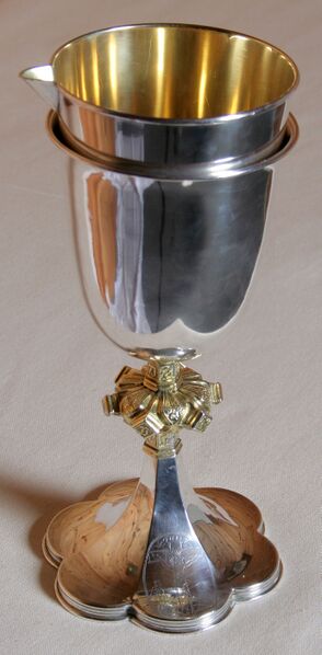 Fil:Øystese, kalk med innsats, AMH 2007.jpg