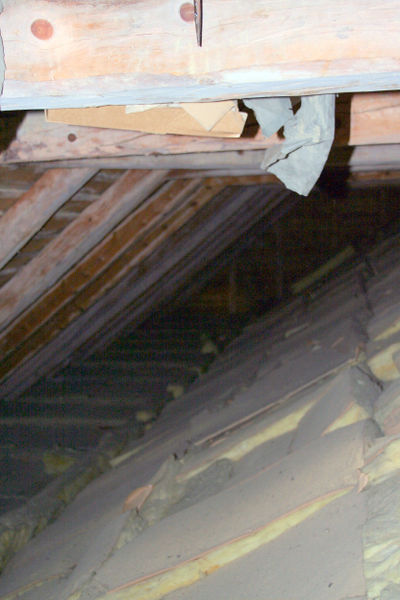 Fil:Øystese, nordre sideskip mot aust, AMH 2007.jpg