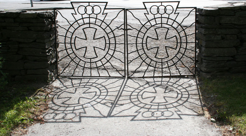 Fil:Øystese, port mot nordvest, AMH 2007.jpg