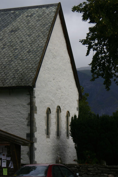 Fil:Aurland austfasade Hoff aug 05.jpg