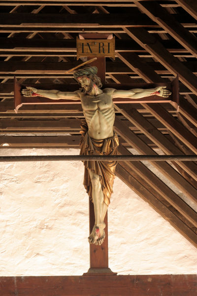 Fil:Aurland kyrkje, krusifiks, AMH 2011.jpg