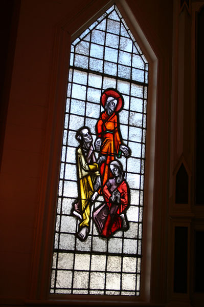 Fil:Austevoll kirke Vindu 2.jpg