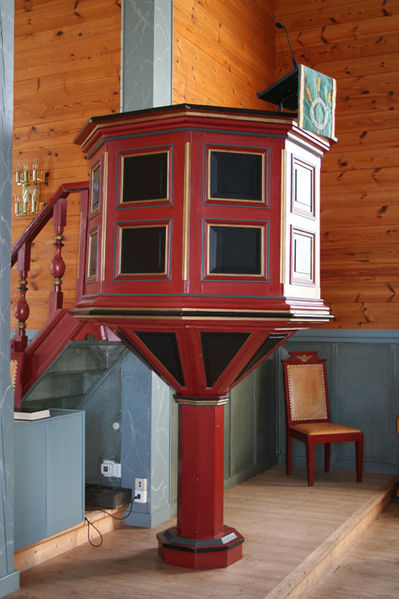 Fil:Austrheim kyrkje Prekestol 2.jpg