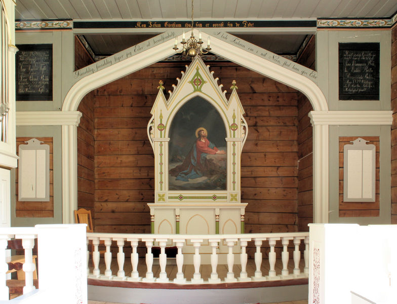 Fil:Bakka kyrkje, altarpartiet, AMH 2011.jpg