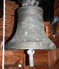 Bakka kyrkje, klokke, AMH 2011.jpg