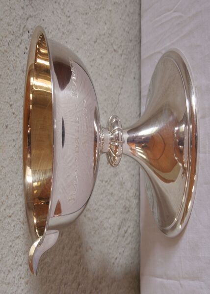 Fil:Bergsdalen kyrkje, kalk, AMH 2008.jpg