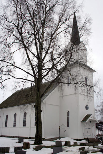 Fil:Blaker kirke Fasade 5.jpg